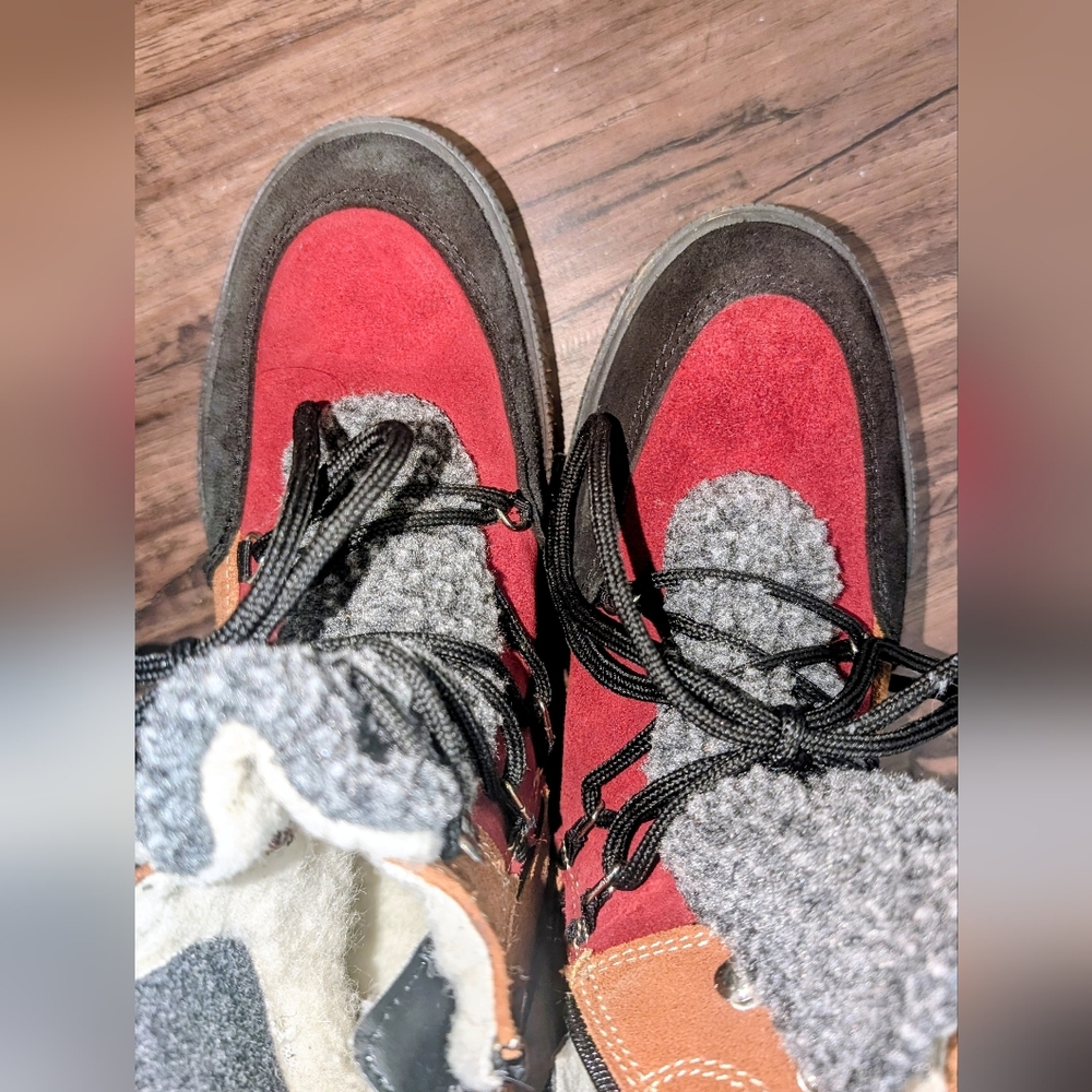Winter Boots - Picture 2 of 7